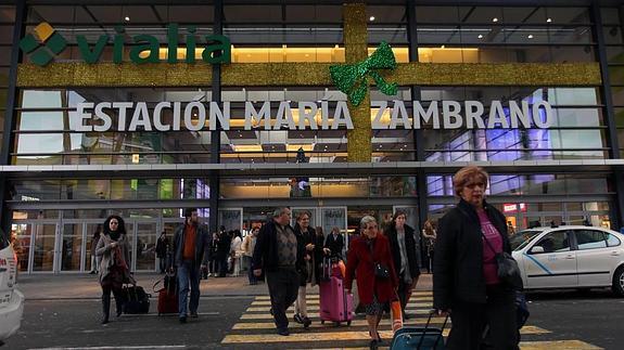 Ninguna promotora puja por un suelo para levantar pisos junto a la estación del AVE