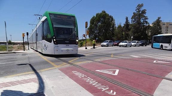 El PP logra que la Junta estudie la prolongación del metro de Málaga al PTA