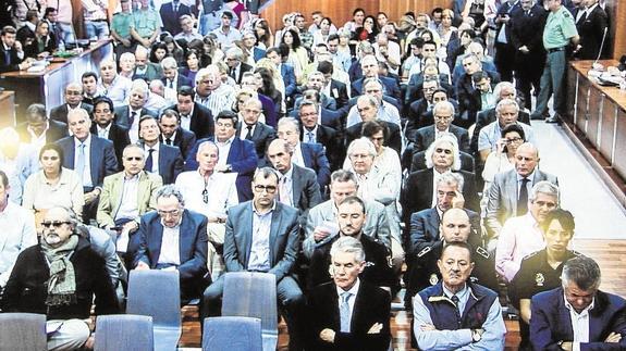 Julián Muñoz, Juan Antonio Roca y José Ávila Rojas, antes de comenzar la lectura pública de la sentencia hace dos años