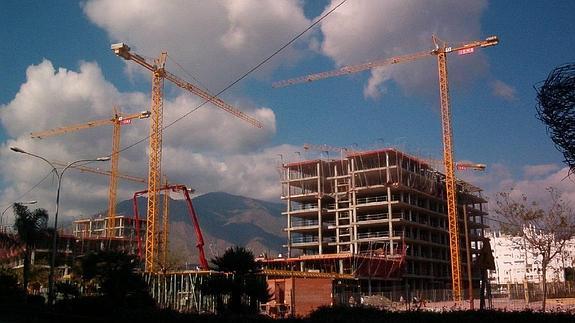 Construcción de un bloque de pisos en Estepona