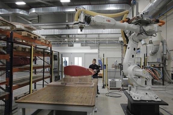 Sofitec se robotiza para doblar su capacidad en composites