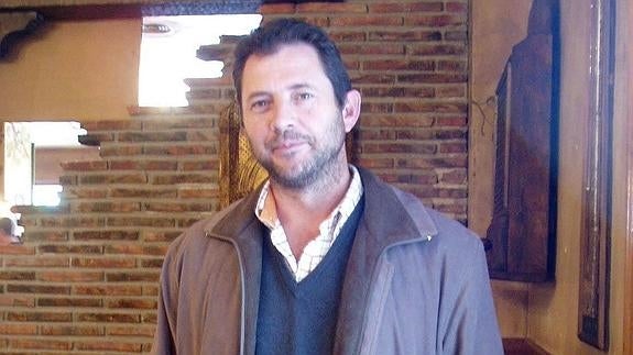 Juan Vera era alcalde de Tolox por Convergencia Andaluza. 