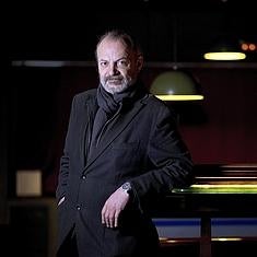 El escritor Pedro Zarraluki visita hoy Málaga para mantener un encuentro con lectores.