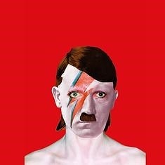 Ilustración de portada del libro ‘Mercancía del horror’, con un híbrido de Adolf Hitler y el David Bowie de ‘Aladdin Sane’.