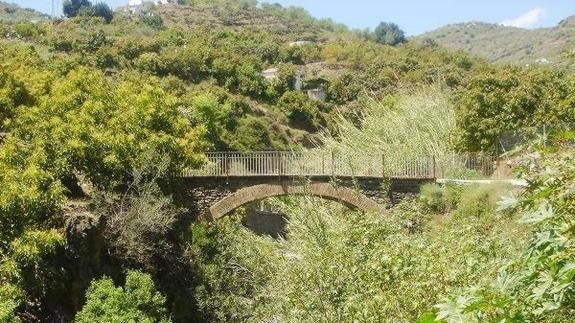 Puente sobre el río Cájula