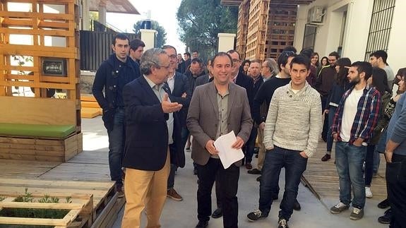 El rector, con el decano de Bellas Artes, Salvador Haro. 