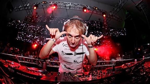 Armin Van Buuren. 