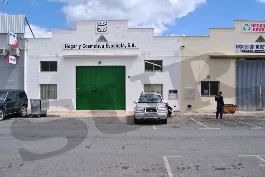 Nave de la empresa Hogar y Cosmética en el polígono industrial José Martín Méndez, en Estepona