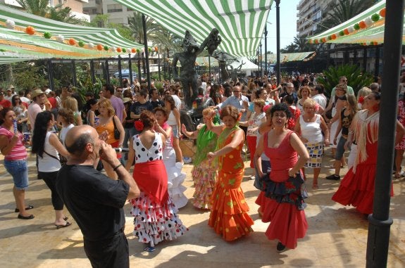 La feria de día tendrá 16 barras con un mismo hilo musical controlado por el Ayuntamiento