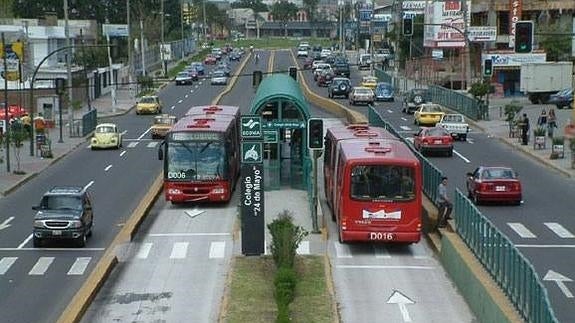 La concesionaria decidirá hoy sobre la propuesta de 'metrobus' del alcalde