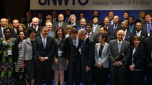 Foto de familia del 103 Consejo Ejecutivo de la Organización Mundial del Turismo 
