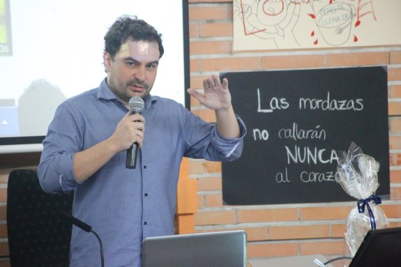 Ángel Sastre, ayer durante su charla en la Universidad de Málaga. :: nuria faz