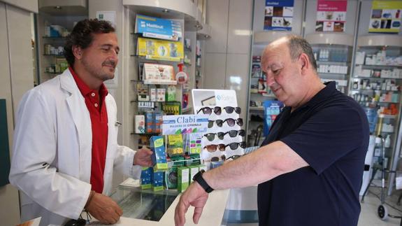 Las farmacias de Guadalmar (en la foto) y Parque Litoral están desbordadas