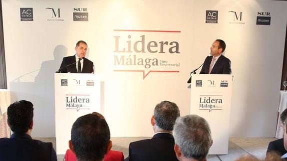 José Manuel Vargas, ayer, durante su intervención en el foro, que fue moderado por el director del diario SUR, Manuel Castillo. 