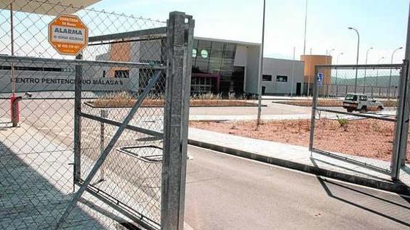 El Centro Penitenciario Málaga II está ubicado a cinco kilómetros de Archidona. Sur