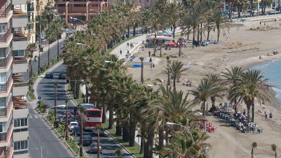 La víctima fue agredida cuando paseaba por La Malagueta. 