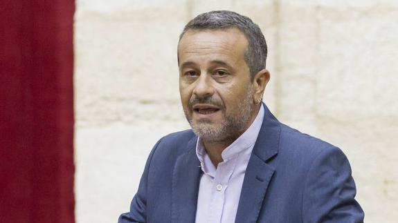 IU pide la dimisión del consejero de Salud por no dar datos de la sanidad de Málaga