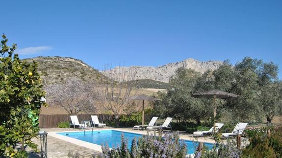 Una de las casas rurales con vistas a la sierra de El Torcal.