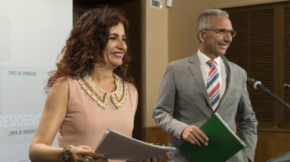 María Jesús Montero y Miguel Ángel Vázquez, tras la reunión del consejo de Gobierno