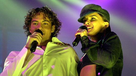 Chenoa volverá a cantar con David Bisbal Escondidos con una condición