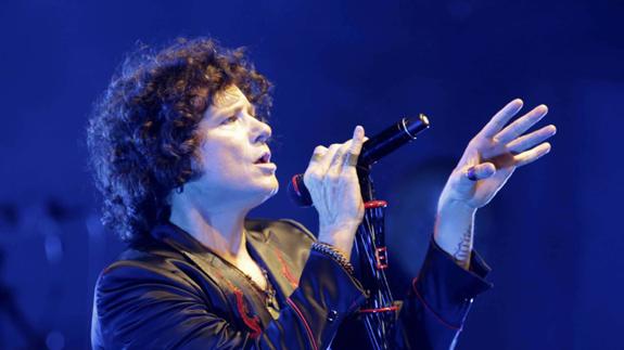 Bunbury suspende su concierto de Málaga por una faringitis