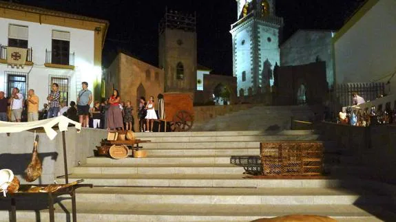 La plaza Lope de Vega se prepara para la puesta en escena de una de las grandes obras del Siglo de Oro.