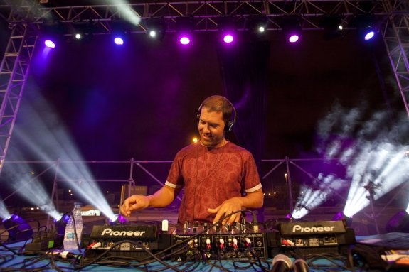 DJ. Segunda noche de música electrónica. :: álvaro cabrera