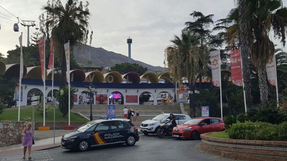Agentes de la Policía Nacional y Local acudieron ayer hasta el parque benalmadense.