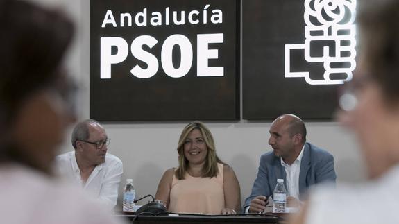 Juan Cornejo, Susana Díaz y Francisco Conejo, en la reunión de la ejecutiva del PSOE-A.