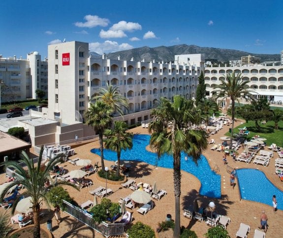 RIU reformará dos hoteles para crear un resort familiar en la costa de Torremolinos