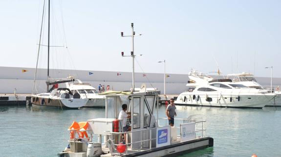 El barco se encuentra amarrado en el Puerto Deportivo de Marbella