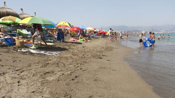 Rifirrafe entre el Ayuntamiento y Málaga Ahora por las aguas de las playas de Málaga