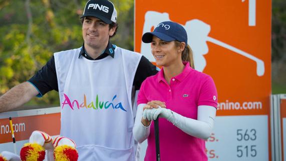 Azahara Muñoz, líder provisional en el Open de España