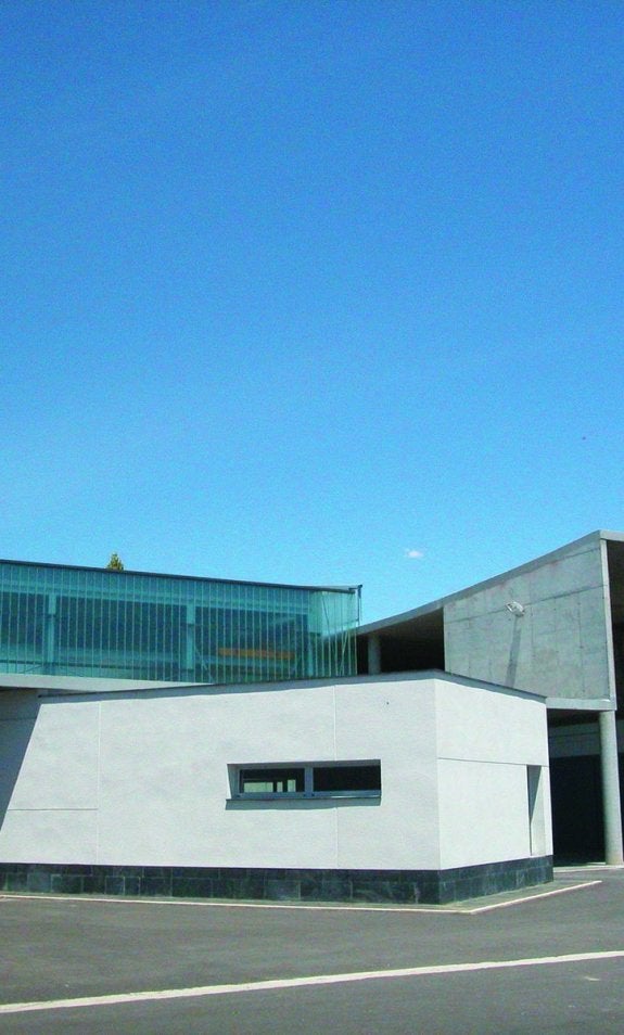 Edificio de Bodegas Mauro. :: sur