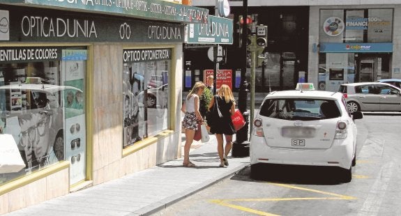 Marbella tendrá un máximo de 325 licencias de taxi hasta que supere los 143.000 habitantes