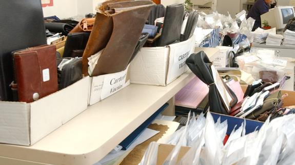 La oficina de objetos perdidos logra devolver casi la mitad de lo extraviado