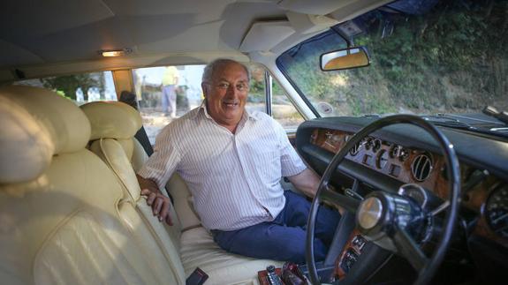 El granadino ‘Paquito el del gasoil’ compró en una subasta un Rolls Royce que perteneció a Isabel II