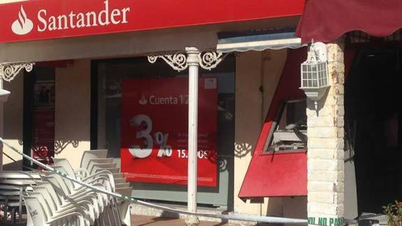 Revientan con explosivos un cajero automático en Calahonda en Mijas