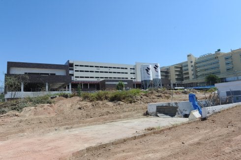 Las obras del hospital llevan cinco años paradas. :: josele-lanza