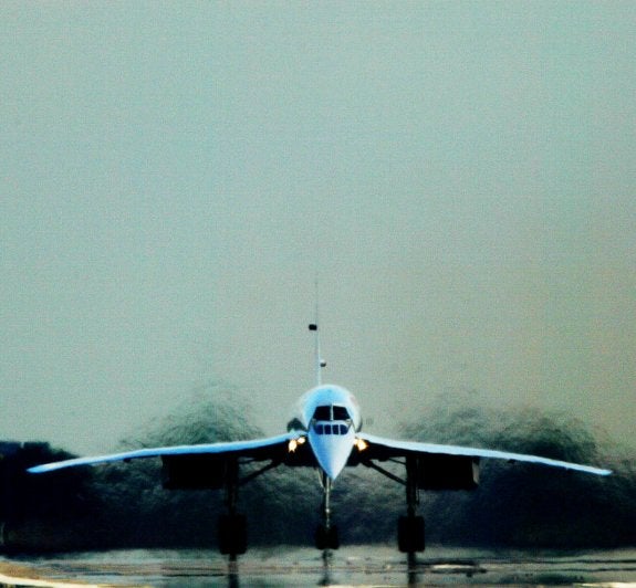 Un Concorde despegando en uno de los últimos vuelos comerciales que realizó el avión hace ya trece años.