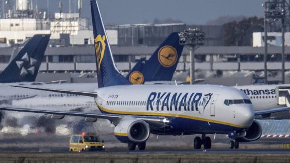 Ryanair buscará en Málaga tripulantes de cabina para cubrir 2.000 puestos