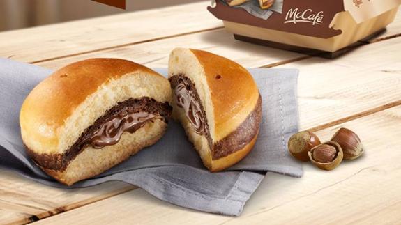 La 'Sweety con Nutella', la nueva hamburguesa de McDonald's, sólo se comercializa en Itaia. 