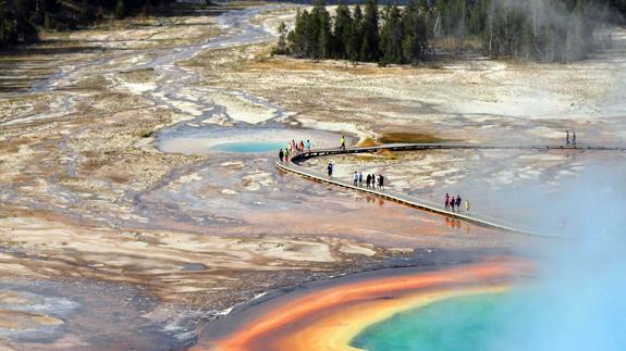 Las aguas termales del Parque de Yellowstone disuelven el cuerpo de un hombre