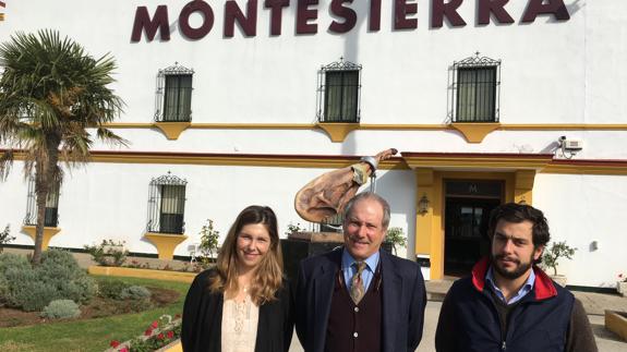 Loreto Martín, directora de Márketing; José Manuel Martín, gerente, y José Manuel Martín Jr., responsable de Negocio.