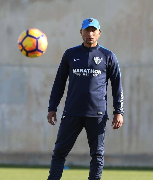 Gato Romero tuvo ayer su primer día de trabajo como técnico. 