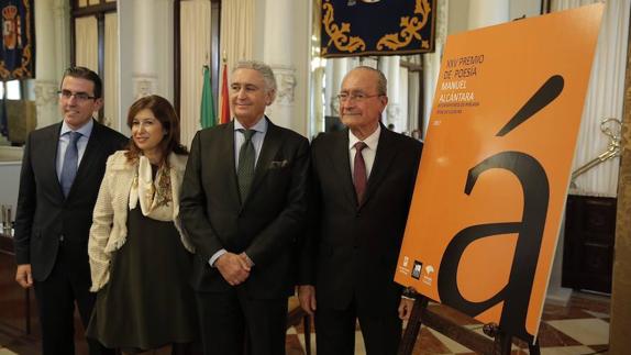 Sergio Corral, Gemma del Corral, Antonio Pedraza y Francisco de la Torre, en la presentación del premio de poesía Manuel Alcántara. 