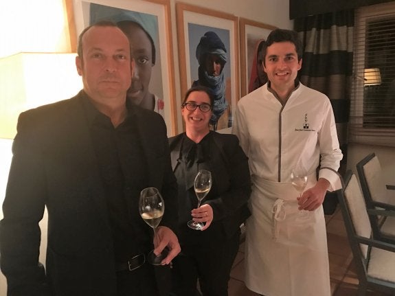 Paco García, María Aguilar y J. J. Carmona. 