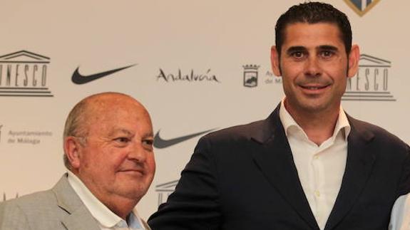 José Carlos Pérez, junto a Fernando Hierro.