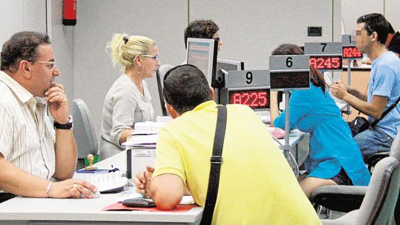 Imagen de archivo de una Oficina de Empleo. 