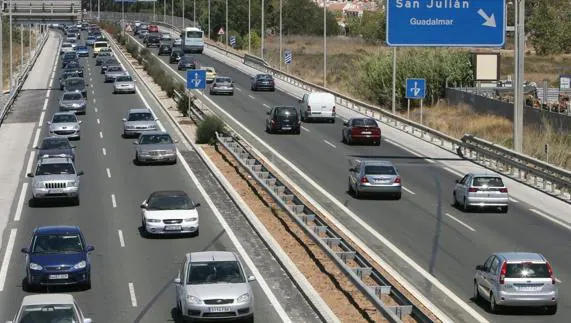 En libertad con cargos la conductora que dio positivo por la muerte de un motorista cerca de la base aérea de Málaga